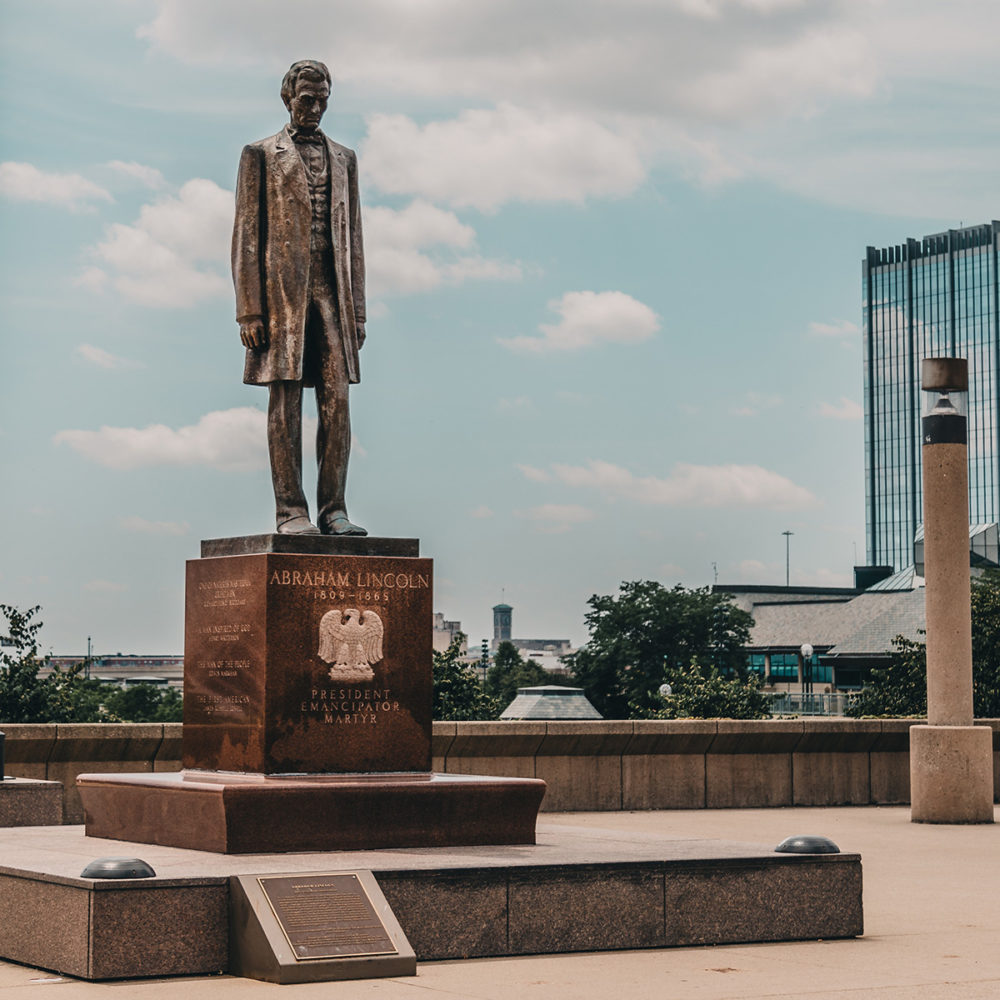 Abraham Lincoln Statue War Memorial Center
